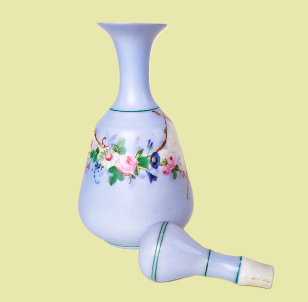 Bottiglia di profumo in porcellana con fiori dipinti a mano del XIX secolo