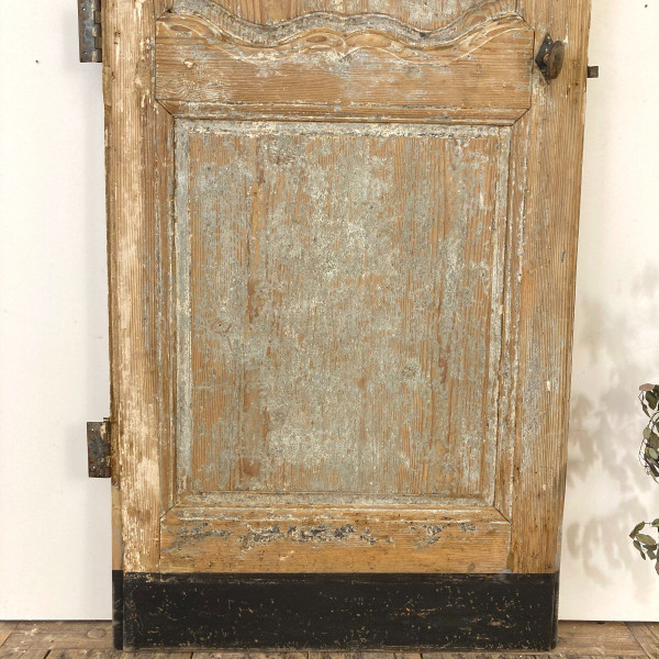 XVIII Communication Door