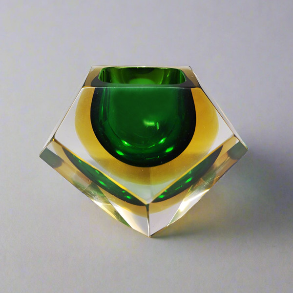 1960s Astonishing Green Murano Ashtray or Bowl By Flavio Poli for Seguso. Made in Italy