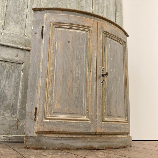 Encoignure de boiserie XVIII