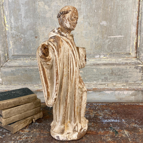 Heiliger aus geschnitztem Holz XVIII