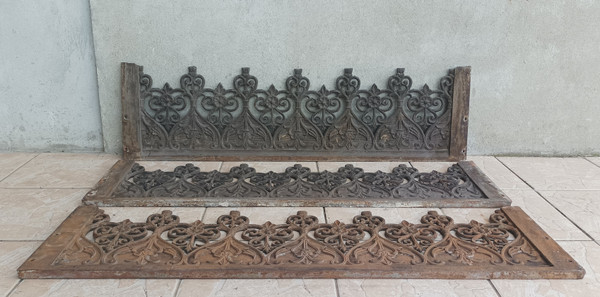 Lot de 3 balconnières garde-corps style gothique en fonte 19ème