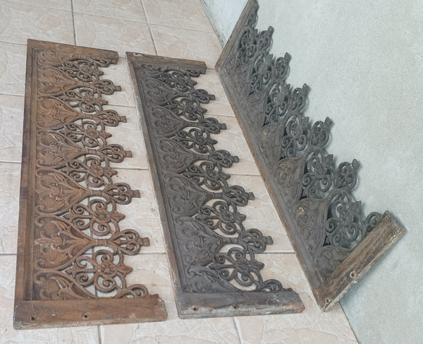 Lot de 3 balconnières garde-corps style gothique en fonte 19ème