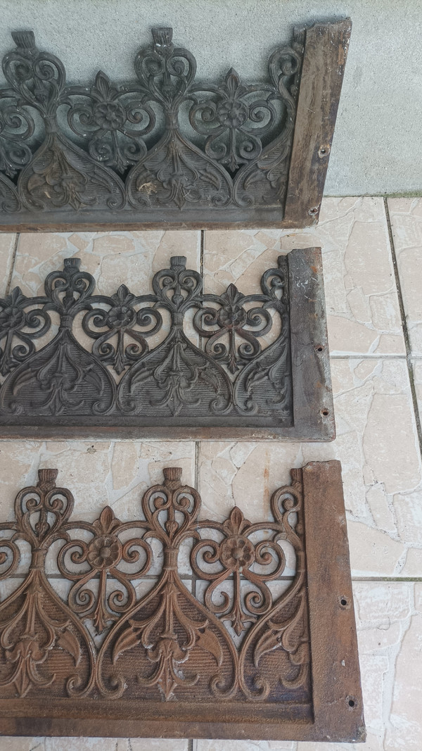 Lot de 3 balconnières garde-corps style gothique en fonte 19ème