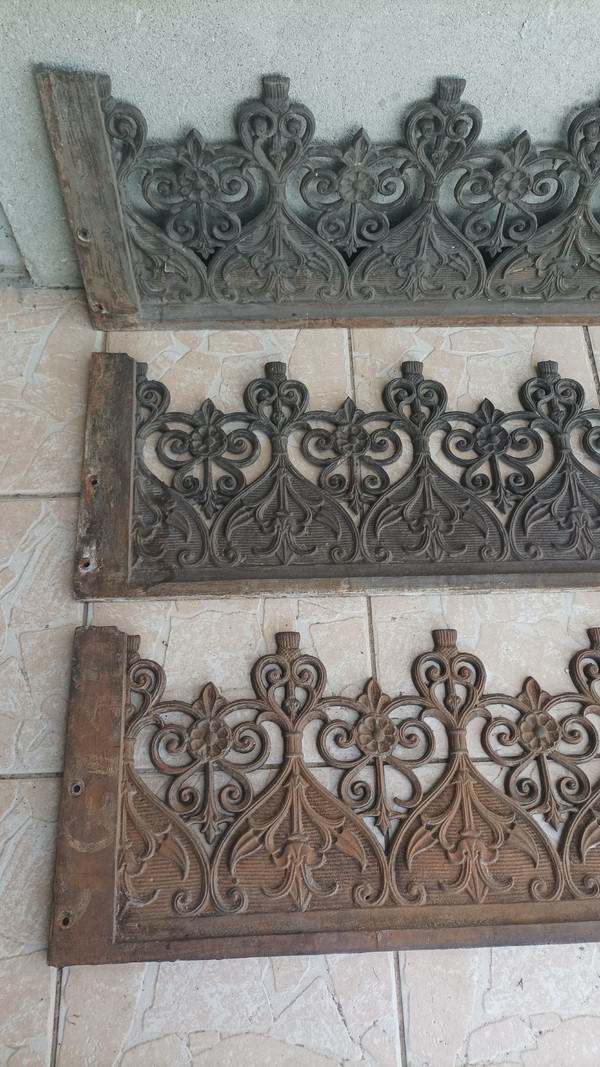 Lot de 3 balconnières garde-corps style gothique en fonte 19ème