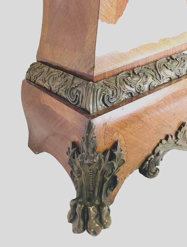 Louis XV style regulator in inlaid beach wood 20th century