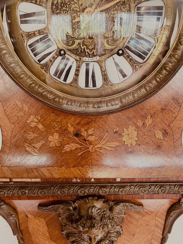 Louis XV style regulator in inlaid beach wood 20th century