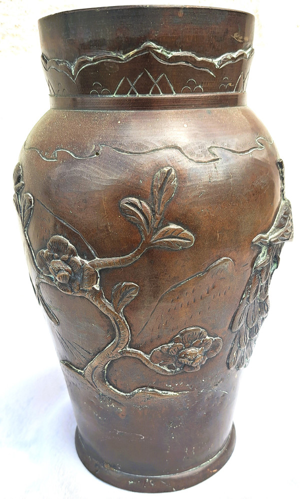 Japanische Bronzevase aus der Meiji-Zeit mit Vögeln und Blumen