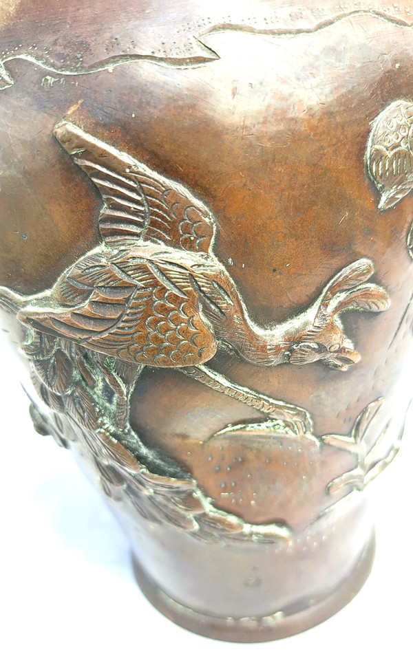 Japanische Bronzevase aus der Meiji-Zeit mit Vögeln und Blumen