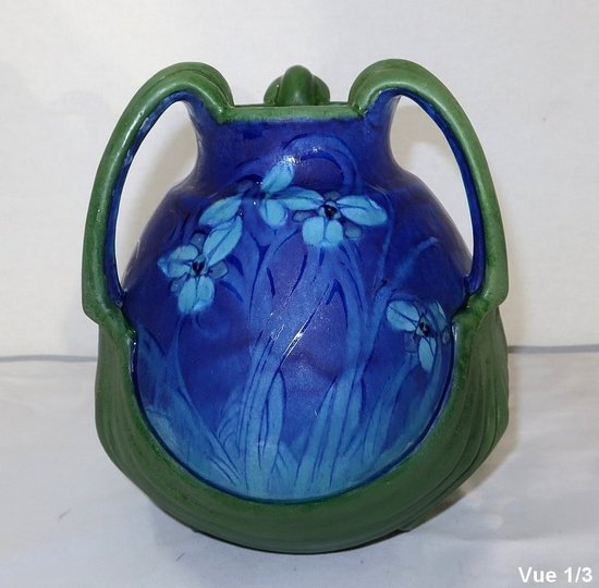 Vase à décor floral signé E. Lachenal – Fin XIXe 
