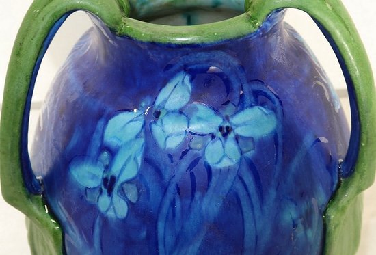 Vase à décor floral signé E. Lachenal – Fin XIXe 