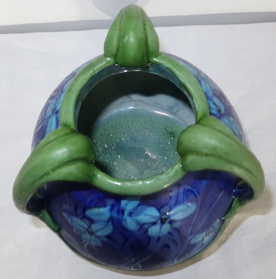 Vase à décor floral signé E. Lachenal – Fin XIXe 