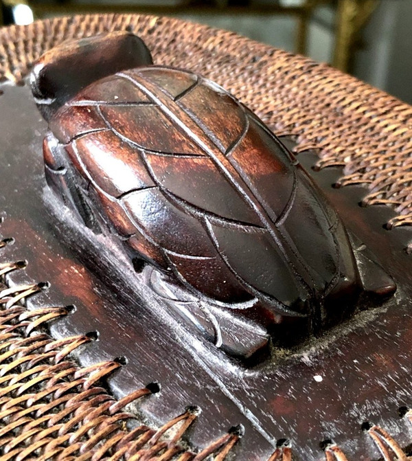 Indonésie, île De Lombok, Milieu Du XXème Siècle, Coffret En Vannerie. Décoré d'Une Tortue.