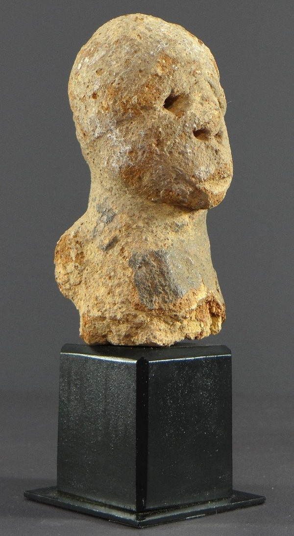 Nigeria, cultura Katsina, XIX secolo o precedente, testa in terracotta molto antica.