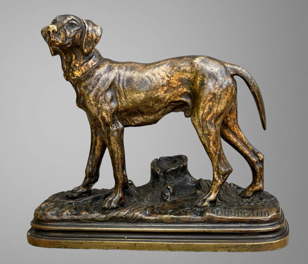 BRONZE ANCIEN SIGNÉ "ALFRED DUBUCAND 1828-1894 " REPRESENTANT UN CHIEN de CHASSE