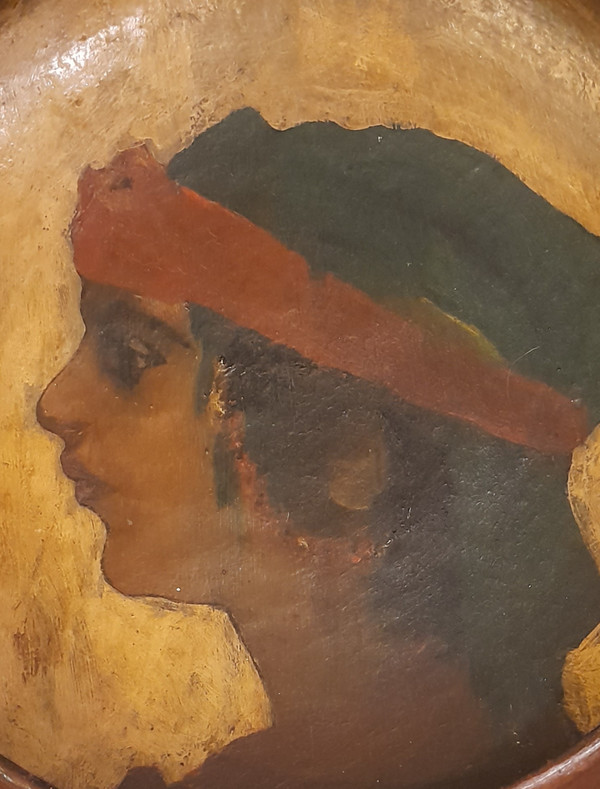 Porträt einer jungen orientalistischen Frau, gemalt auf einer Terrakottaschale, um 1900/1930