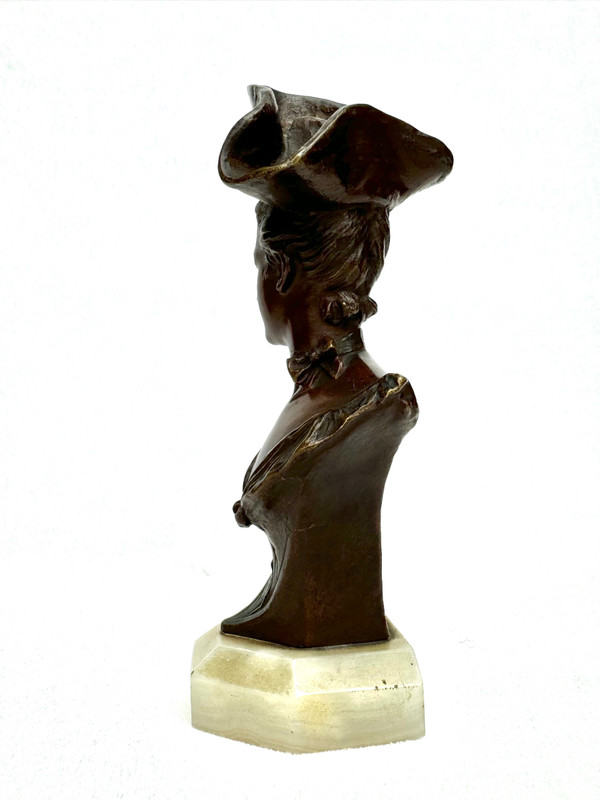 Van der Straeten -Buste en bronze femme au chapeau tricorne 