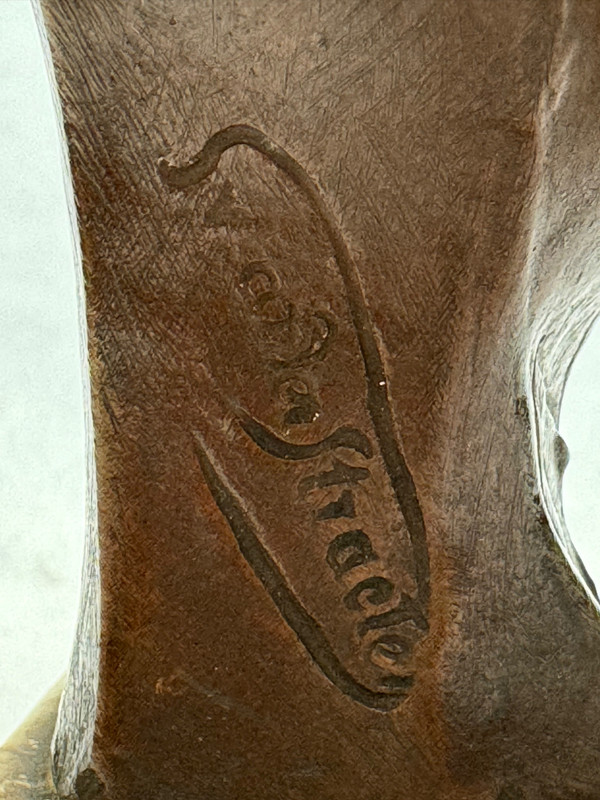 Van der Straeten -Buste en bronze femme au chapeau tricorne 