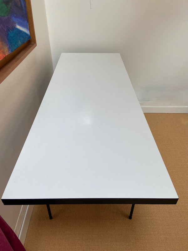Grand bureau blanc et noir conçu par Georges Nelson et édité par Herman Miller