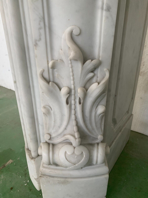 Kamin im Louis XV-Stil aus weißem Carrara-Marmor