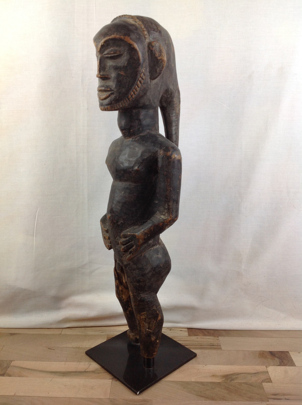 Bellissima statua di Hemba della Repubblica Democratica del Congo, antica.