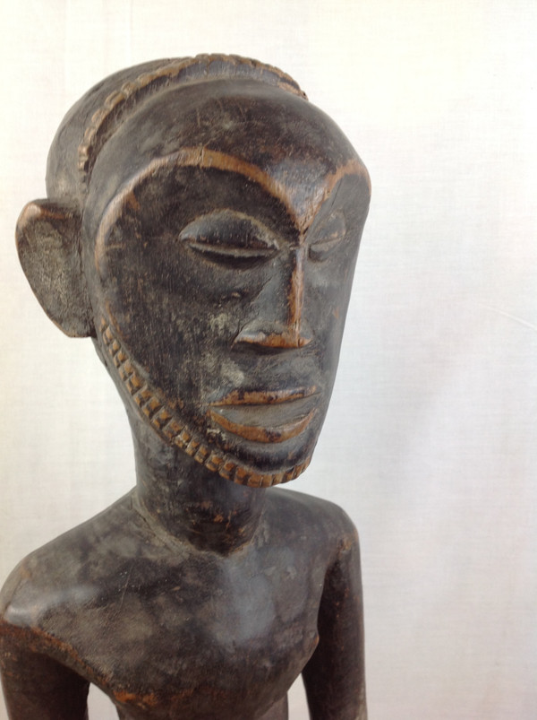 Bellissima statua di Hemba della Repubblica Democratica del Congo, antica.