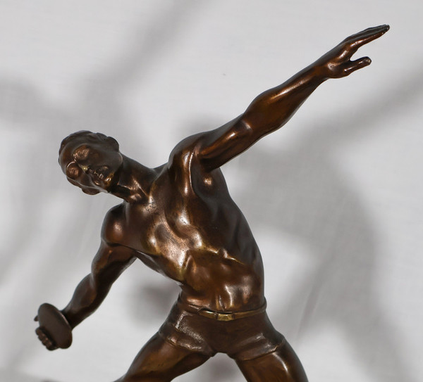 Scultura in bronzo con patina color bronzo periodo Art Déco
