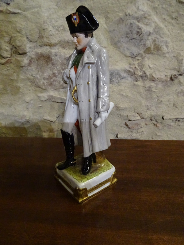 Statuette in Saxony porcelain, Scheibe-Alsbach factory, representing Napoleon Bonaparte