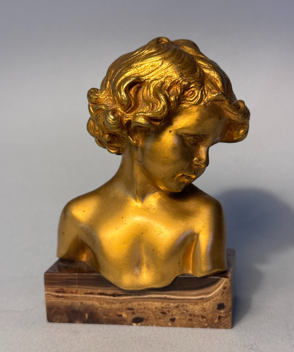 Scultura in bronzo dorato J.-M. CAMUS Busto di bambino