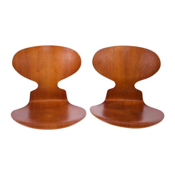 Treppiede Ant / Fourmi Jacobsen Fritz Hansen a 2 posti 1a edizione.
