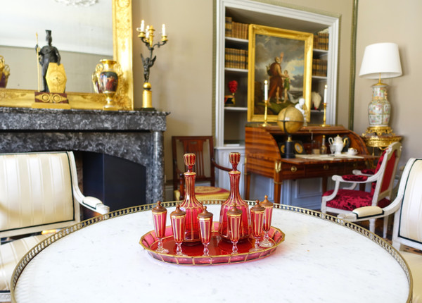 Baccarat: ruby red and gilded crystal liqueur service, Cannelures model - paper label