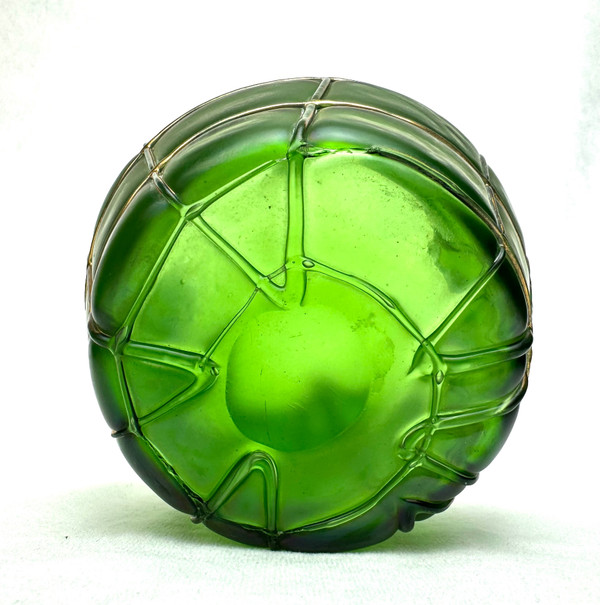Loetz Ou Kralik - Grüne Vase Kreta