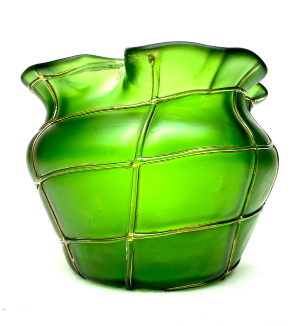 Loetz Ou Kralik - Grüne Vase Kreta