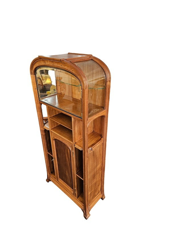 Eugène Vallin Jugendstil-Präsentationsvitrine "Platanenblätter".