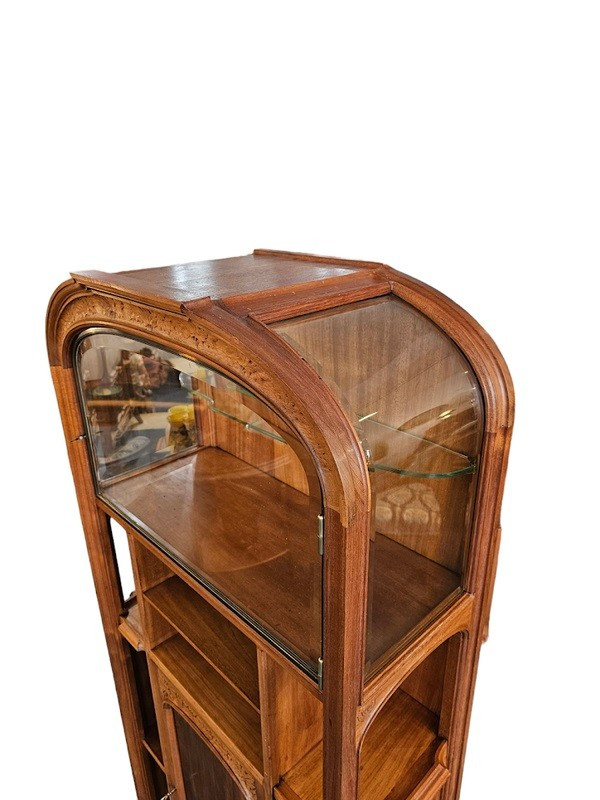 Eugène Vallin Jugendstil-Präsentationsvitrine "Platanenblätter".