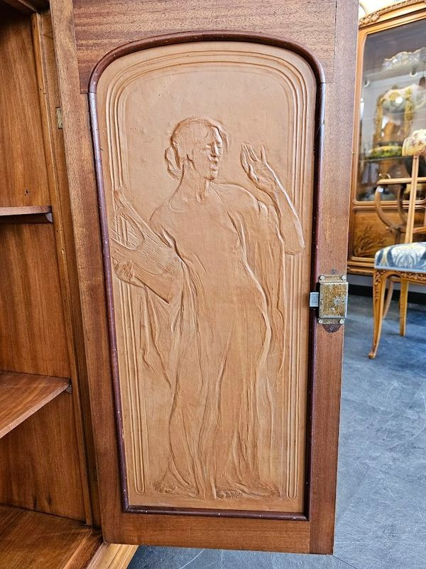 Eugène Vallin Jugendstil-Präsentationsvitrine "Platanenblätter".
