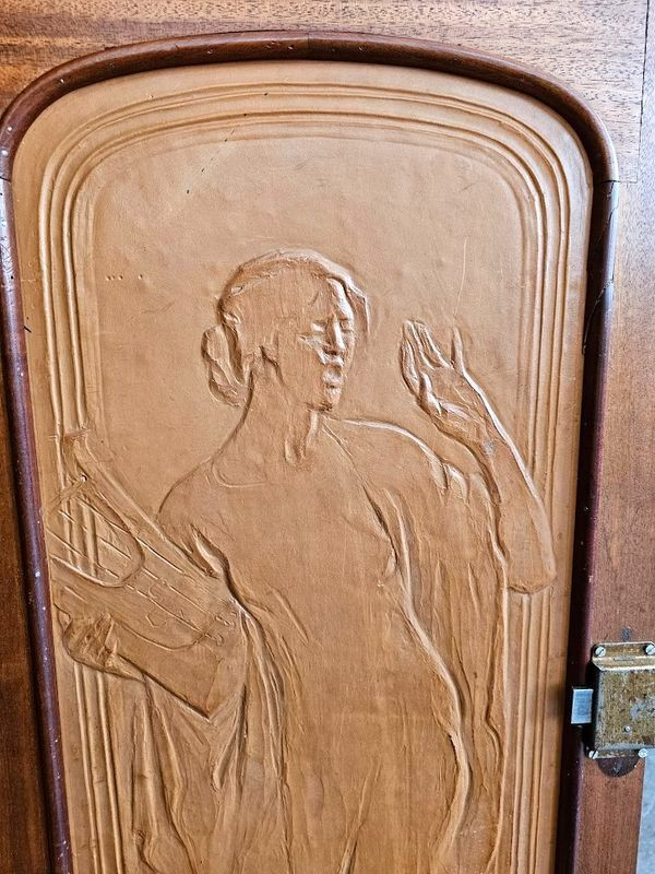 Eugène Vallin Jugendstil-Präsentationsvitrine "Platanenblätter".