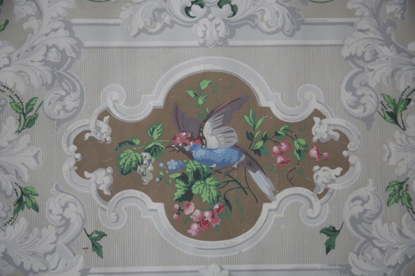 Lé de papier peint oiseaux et fleurs XIXe - « Pierre de gris » 