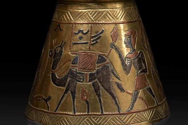 Egyptian Dallah Coffee Pot: Symbol of Hospitality and Cultural Richness