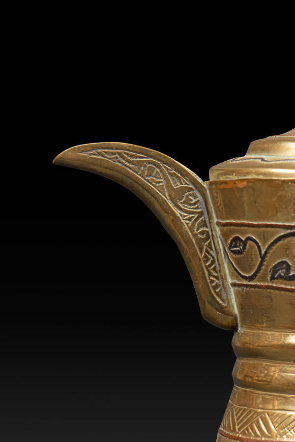 Egyptian Dallah Coffee Pot: Symbol of Hospitality and Cultural Richness