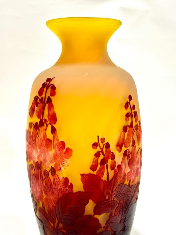 Vaso "Digitales Rouges" di Emile Gallé