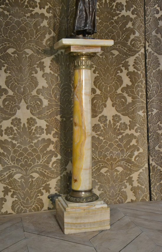 Column in onyx from the end of the 19th century