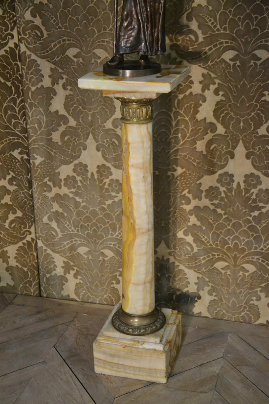 Column in onyx from the end of the 19th century
