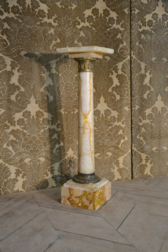 Column in onyx from the end of the 19th century