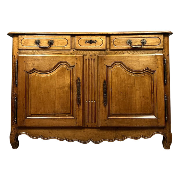 Buffet / Truhe Louis XV Epoche aus massivem Nussbaum um 1750