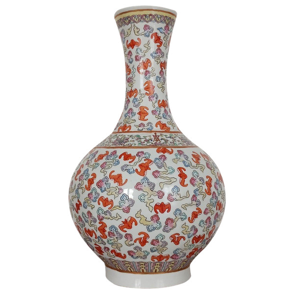 China, famille rose - large porcelain vase - decorated with 100 bats
