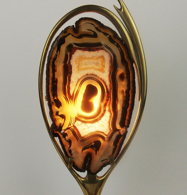 Lampada in ottone e agata attribuita a Willy Daro