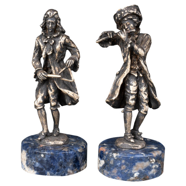 Paire de musiciens en bronze sur un socle en lapis lazuli, XIXe siècle 
