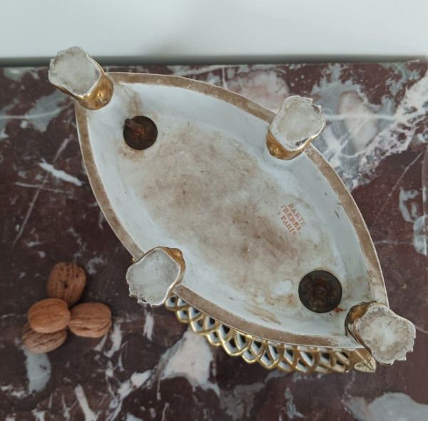 Darte Frères - grande navetta o cestino in porcellana - Periodo Impero, restauro