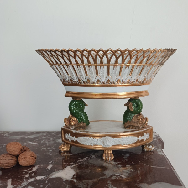 Darte Frères - grande navetta o cestino in porcellana - Periodo Impero, restauro